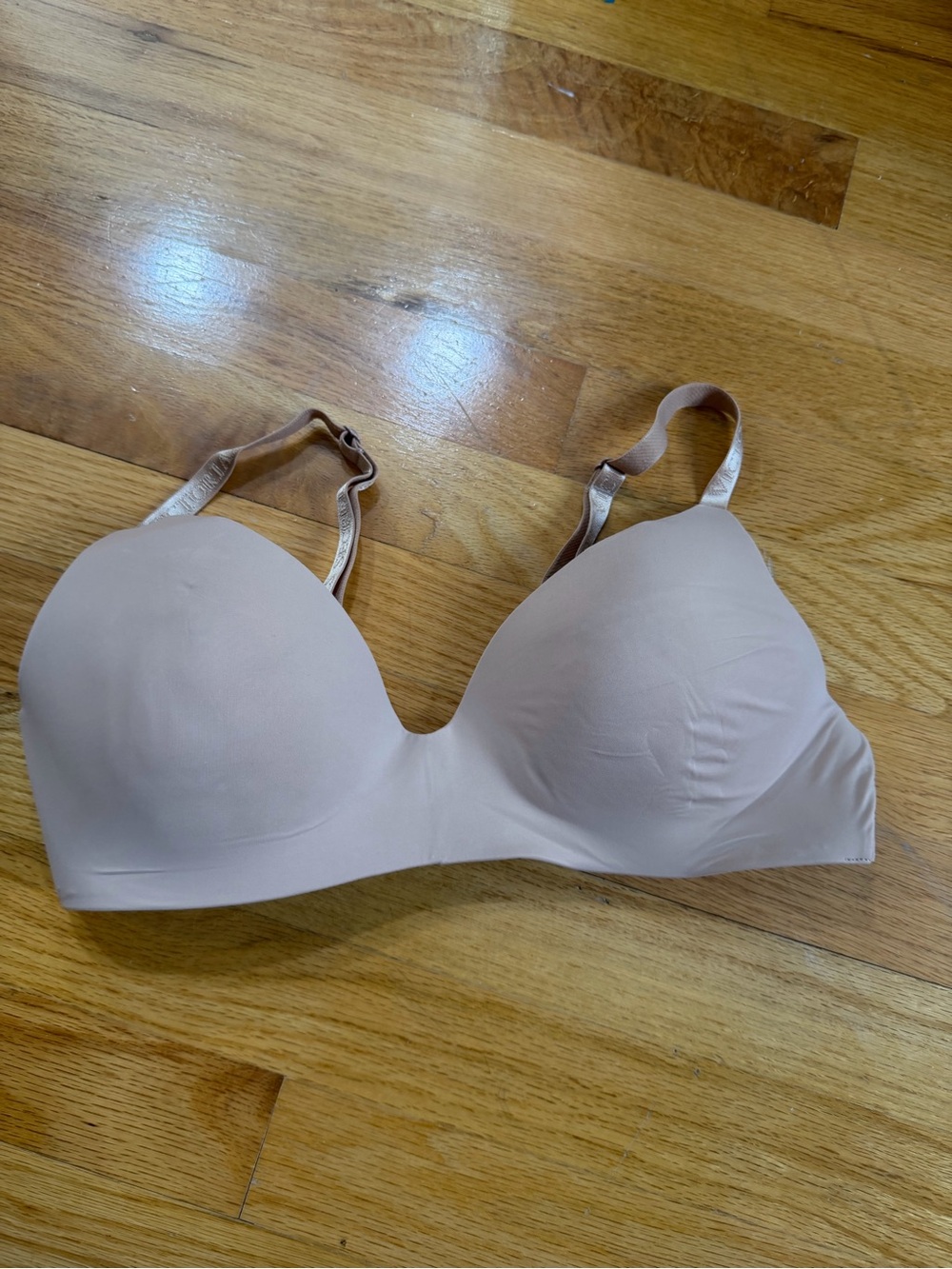 Victoria Secrets Smooth Lightly Lined Wireless Bra - Praline color 36C